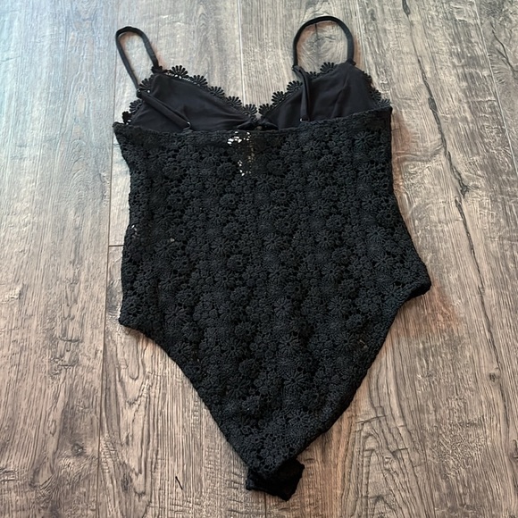 Black body suit size small - Picture 2 of 4